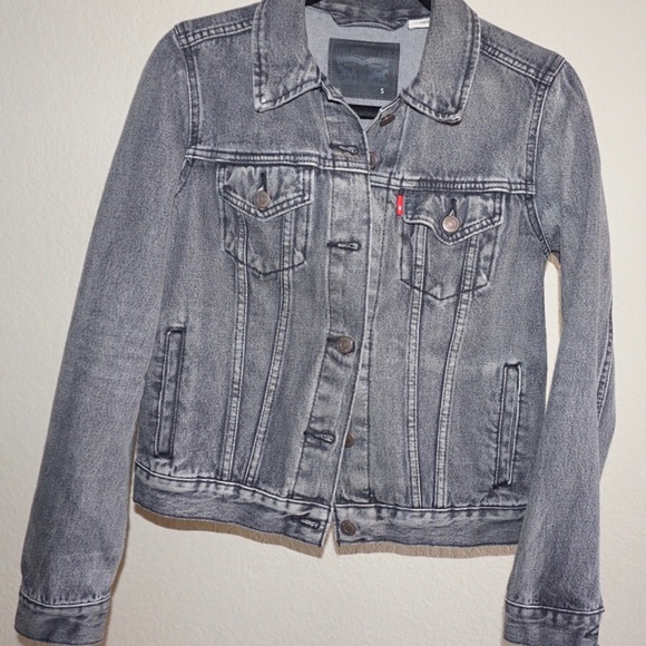 Levi’s • Washed Gray Denim Jean Jacket
